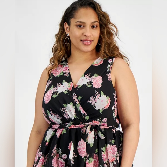 NWT Floral Belted Tiered Maxi Dress Size 2X=18W-20W - Picture 4 of 4